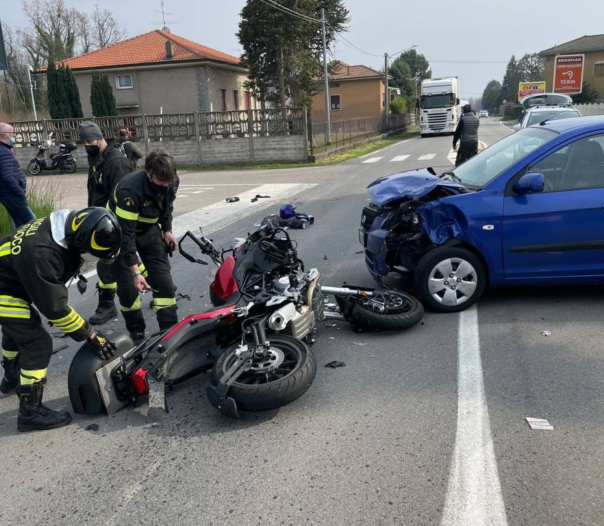 Lecce Scontro Tra Auto E Moto Morto Centauro Dopo 3 Settimane