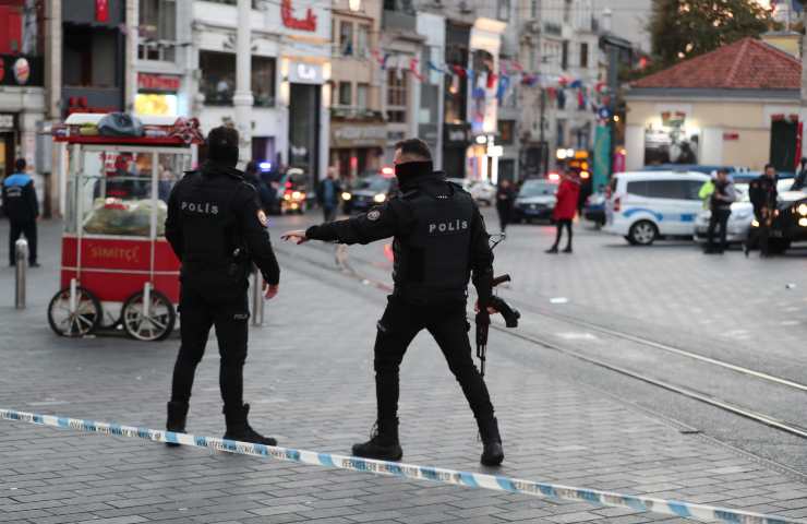 allerta terrorismo, esplosione in centro a Istanbul